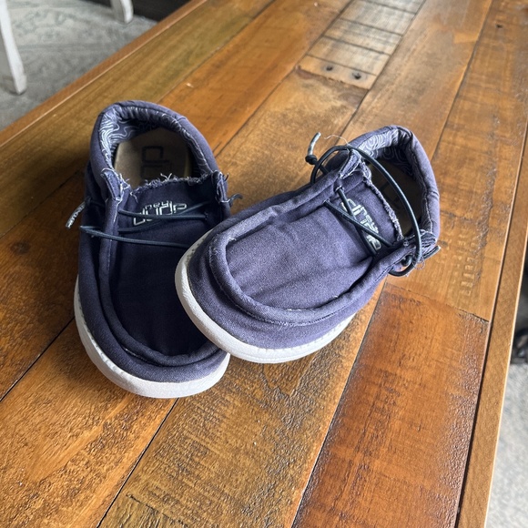 Hey Dude Other - Boys size 2 hey dude shoes